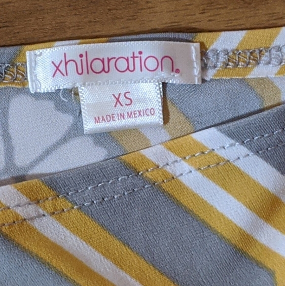 ♥Yellow Grey Floral Chevron Boho Style VNec - Picture 4 of 7